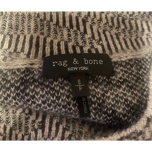 Rag & Bone Women's S Gray Tiger Print Alpaca Wool Print Pullover Sweater EUC - Picture 3 of 4